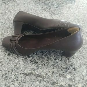 Comfort plus by predictions women's brown 12 heels